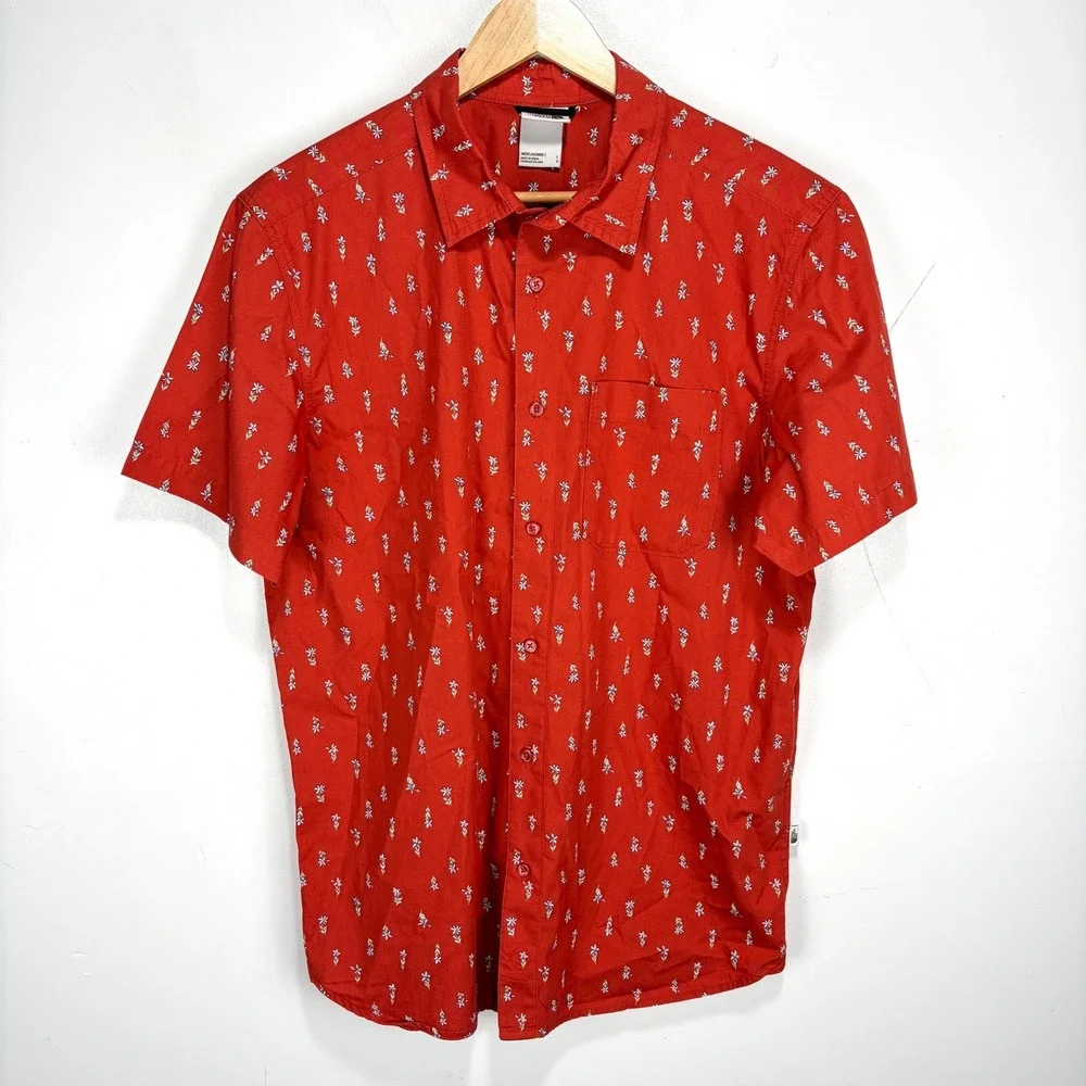 The North Face Short Sleeve Button Shirt Men Large Red Orange All Over Print AOP